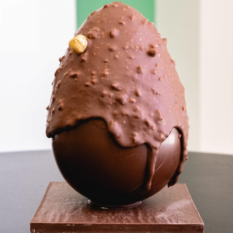 uovo di cioccolato che preparerai durante l'esperienza sulla cioccolata