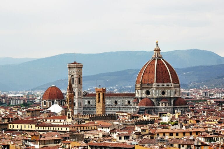 Florence skyline with the Duomo, starting point of the Tuscany cultural journey